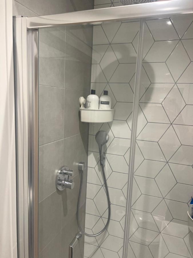 London Heathrow Airport Apartment Voyager House Terminal 12345 - Ev Electric And Parking Available Hillingdon Buitenkant foto