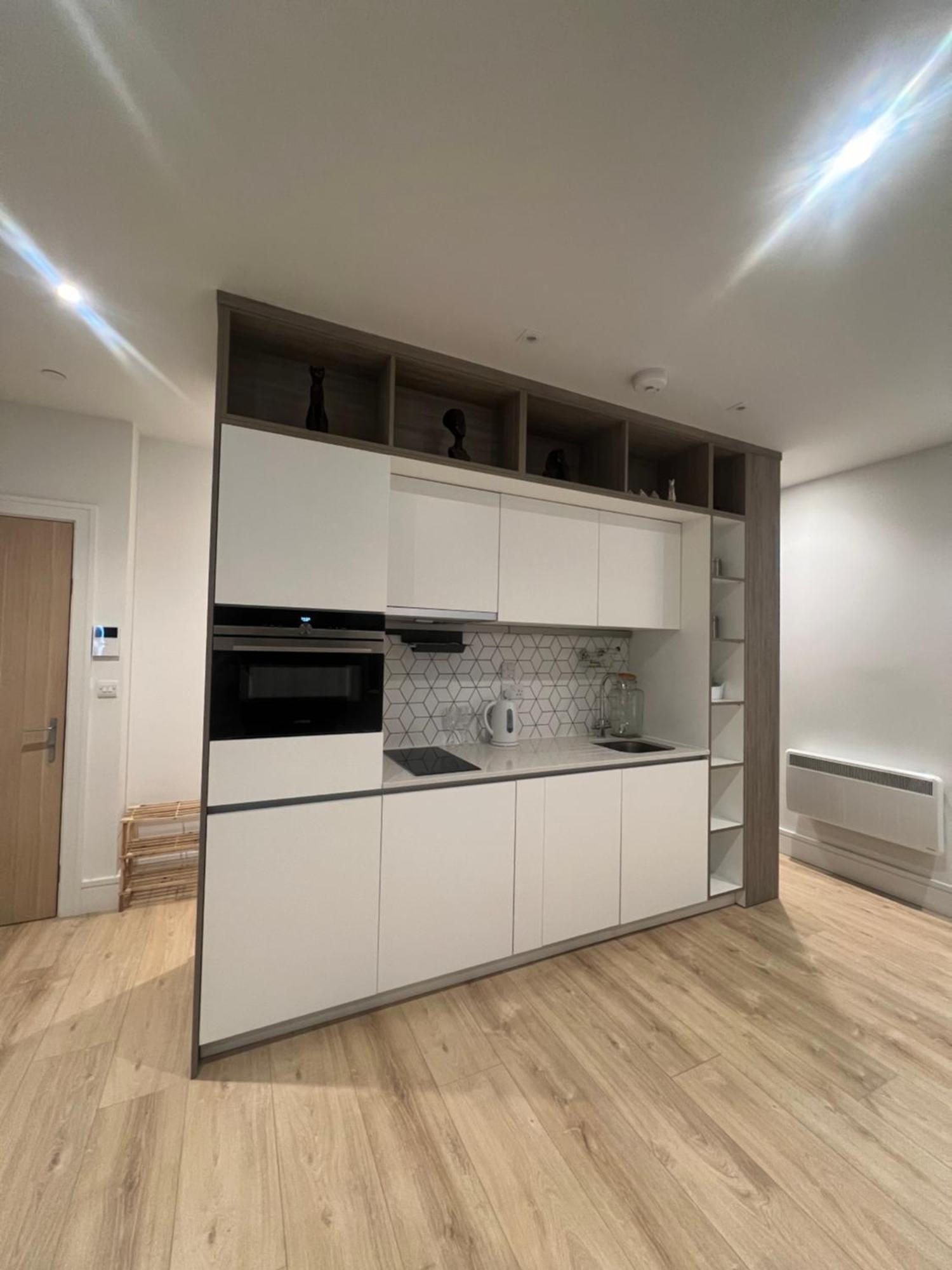 London Heathrow Airport Apartment Voyager House Terminal 12345 - Ev Electric And Parking Available Hillingdon Buitenkant foto
