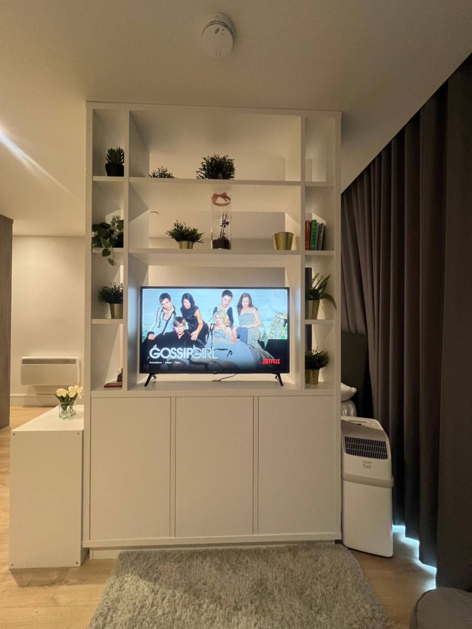 London Heathrow Airport Apartment Voyager House Terminal 12345 - Ev Electric And Parking Available Hillingdon Buitenkant foto