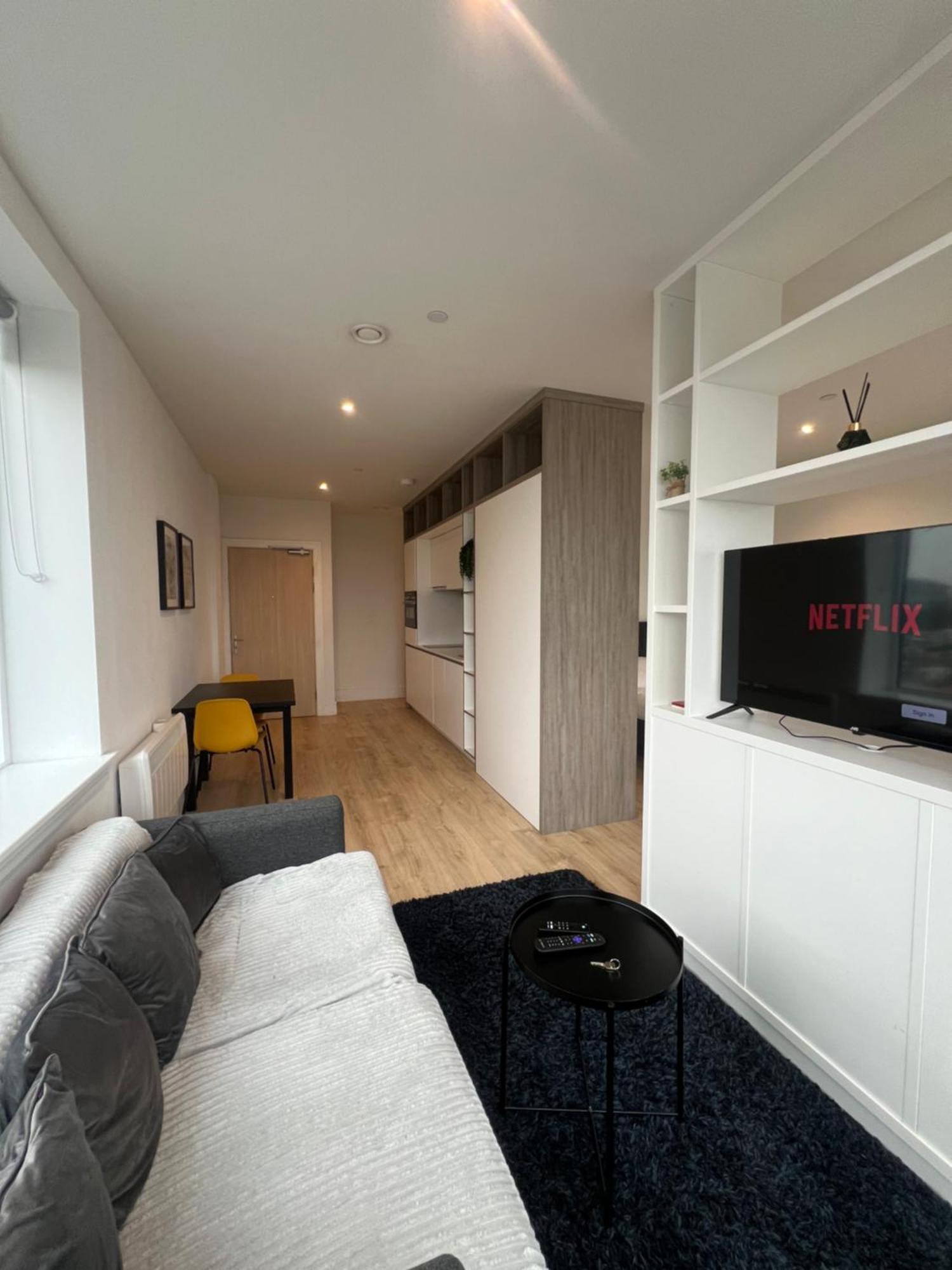 London Heathrow Airport Apartment Voyager House Terminal 12345 - Ev Electric And Parking Available Hillingdon Buitenkant foto